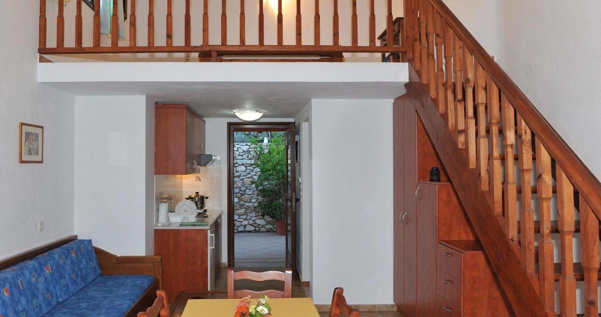 Maraki Apartahotel