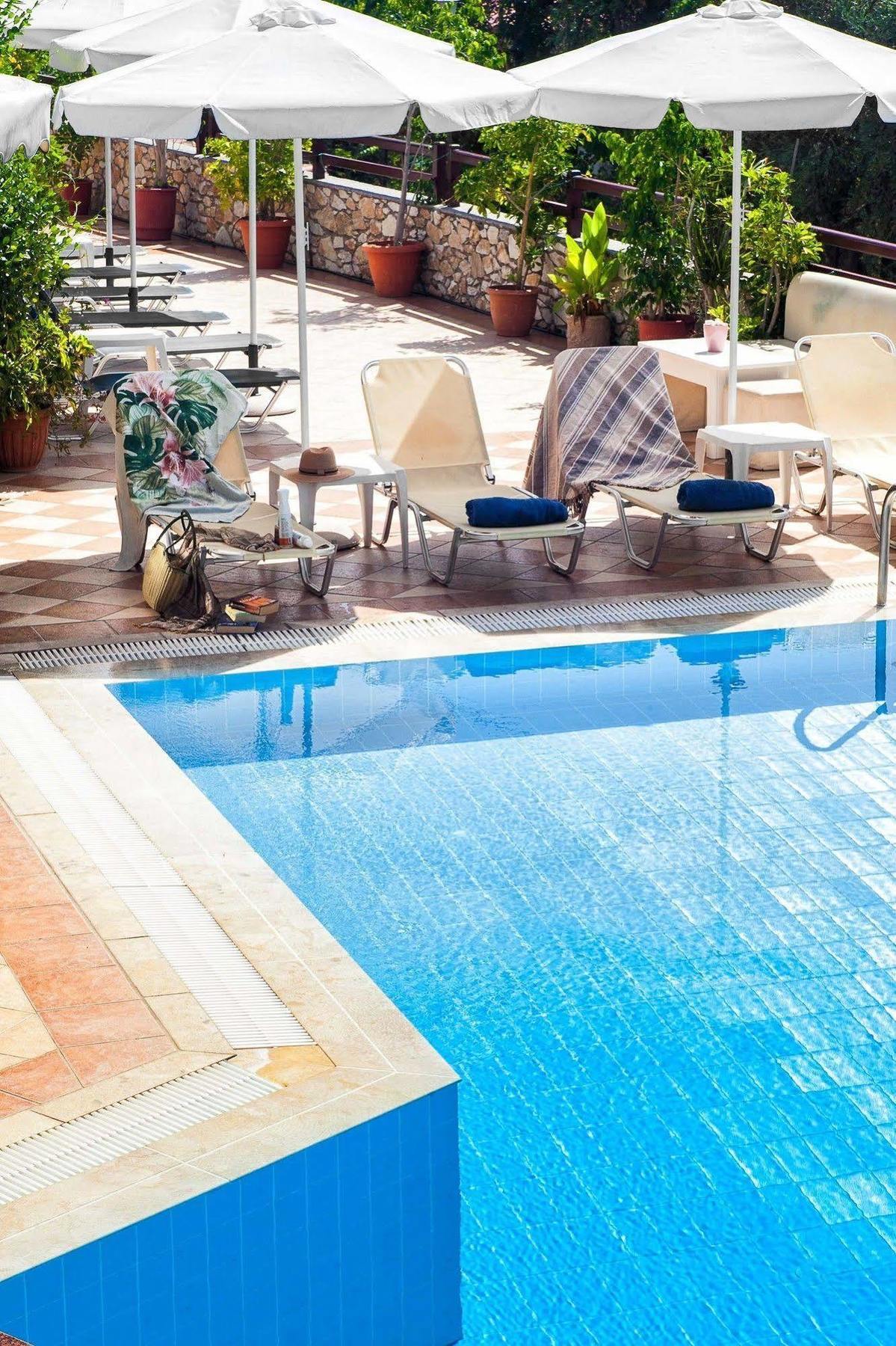 Maraki Apartahotel 3*